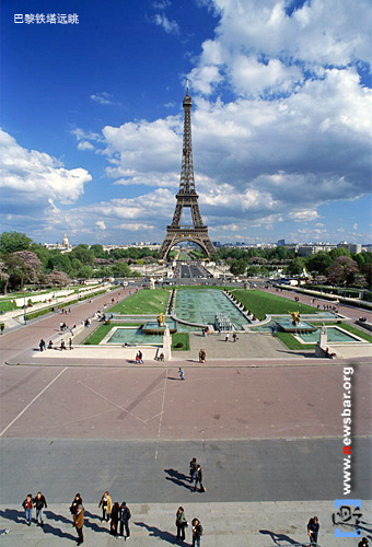 巴黎铁塔远眺。
