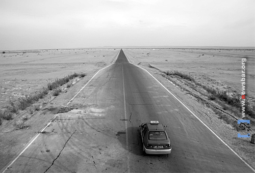 甘肃,前往魔鬼城的道路。