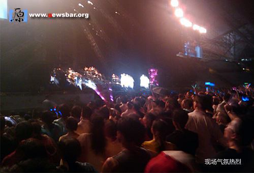 2009年9月30日晚纵贯线广州站演唱会在广州大学城中心体育场举行，现场气氛热烈。