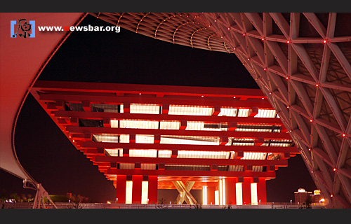  2010年5月29日上海，世博会中国馆的夜色……